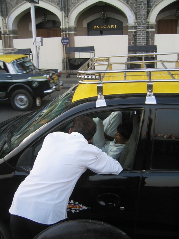 mumbai taxichauffeur