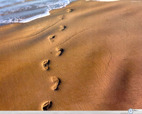 footprints-in-sand1