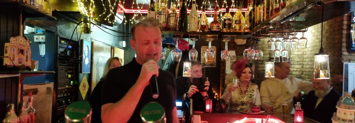 Aat hem zijn eigen gang maar gaan (ikjesrecensies nr.&nbsp;475)